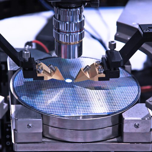 production of microchips Device for control of manufacture of microcircuits on a wafer of silicon